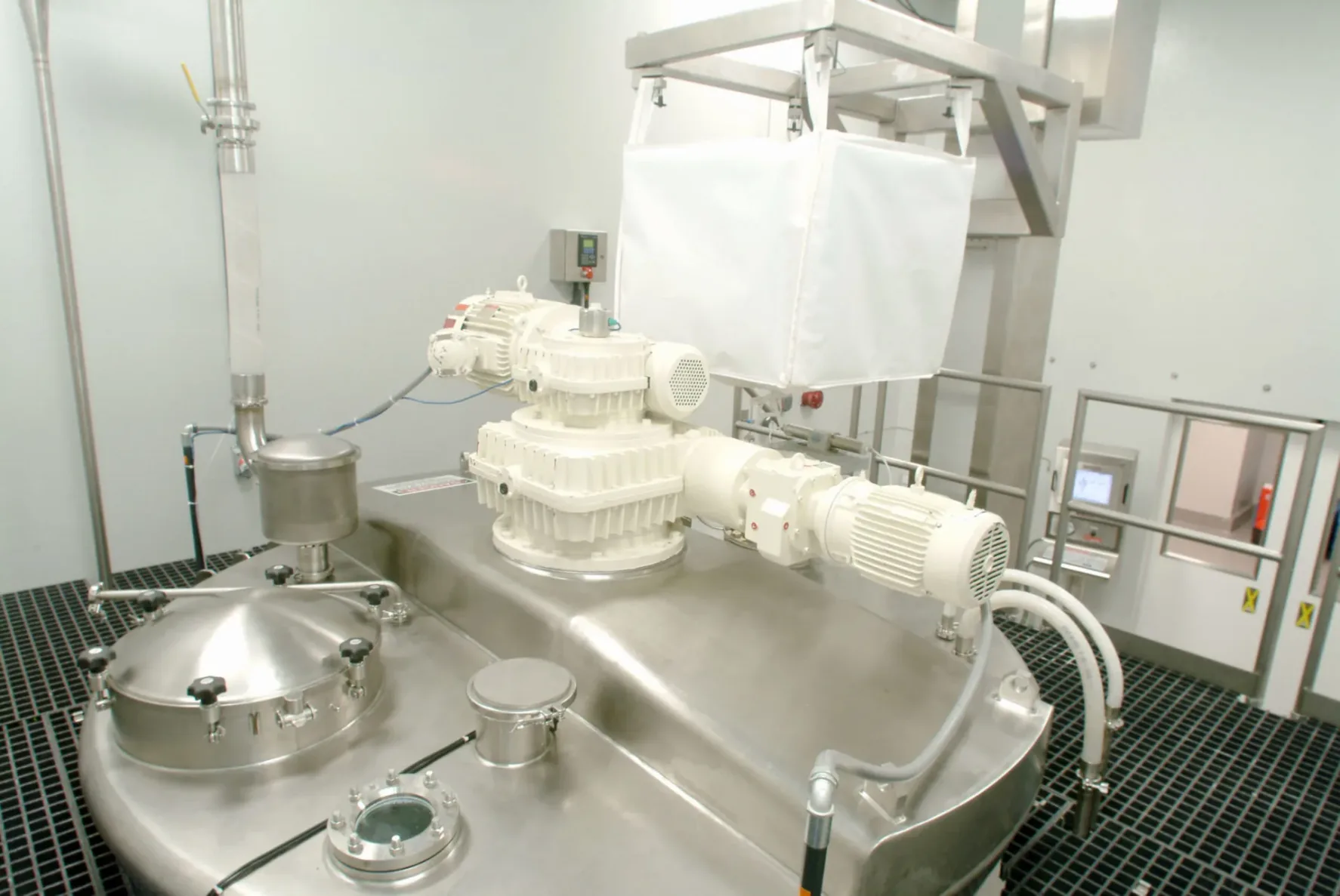 Inside SAFC Biosciences Laboratory a Manufacturing plant built by McCownGordon